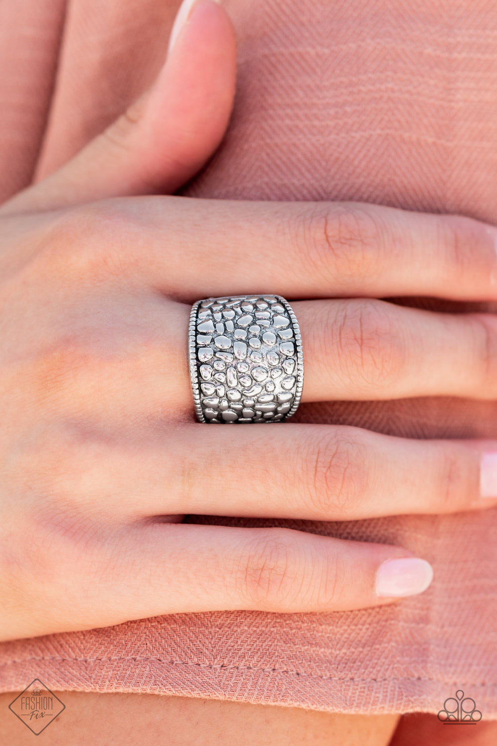 Dotted Decorum - Silver - Lauri’s $5 Bling Boutique