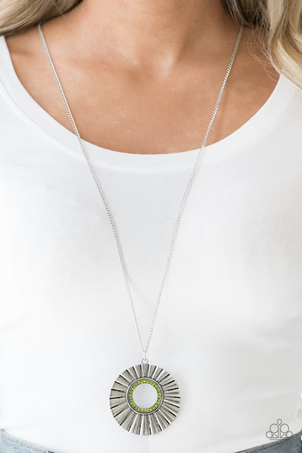 Chicly Centered - Green - Lauri’s $5 Bling Boutique 