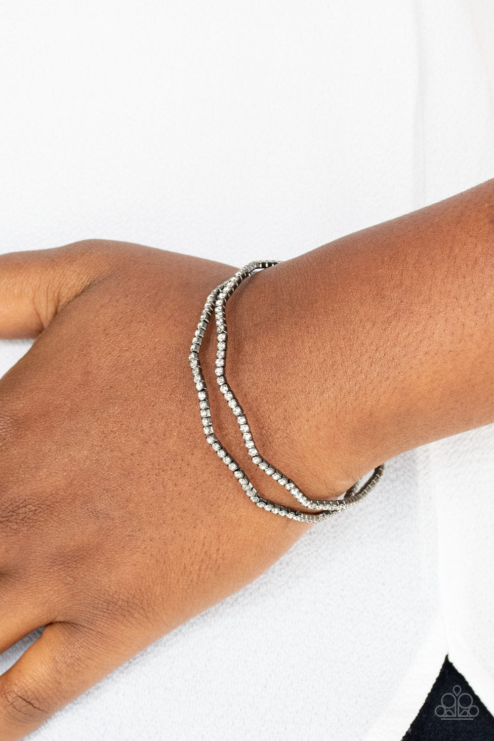 Delicate Dazzle - Black - Lauri’s $5 Bling Boutique 