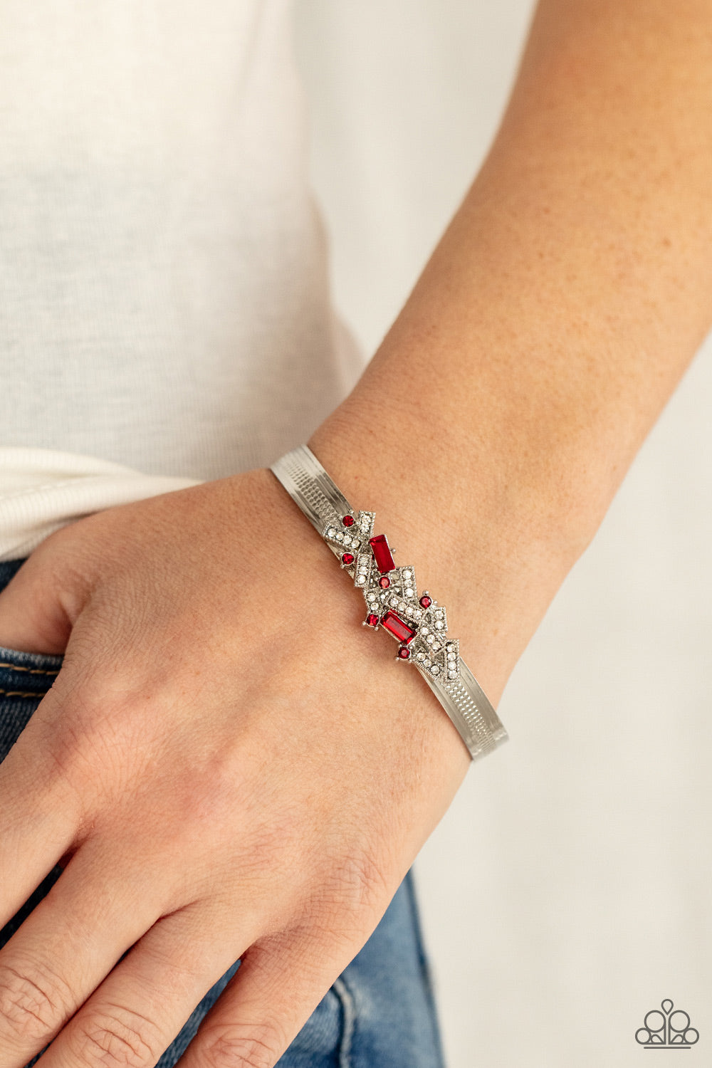 A Chic Clique - Red - Lauri’s $5 Bling Boutique 