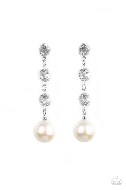 Yacht Scene - White - Lauri’s $5 Bling Boutique 