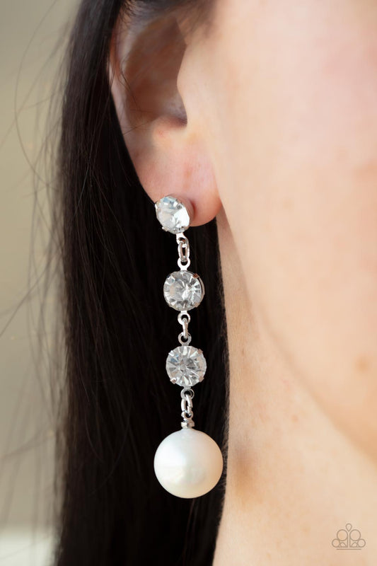 Yacht Scene - White - Lauri’s $5 Bling Boutique 