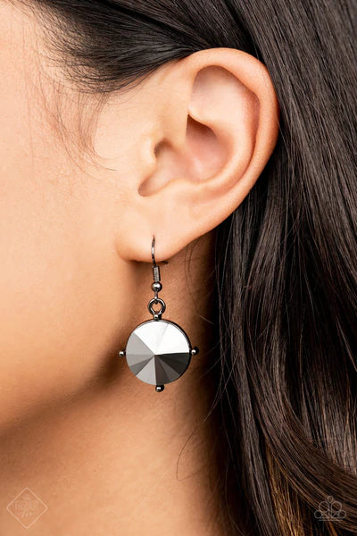 The SHOWCASE Must Go On - Black - Lauri’s $5 Bling Boutique 